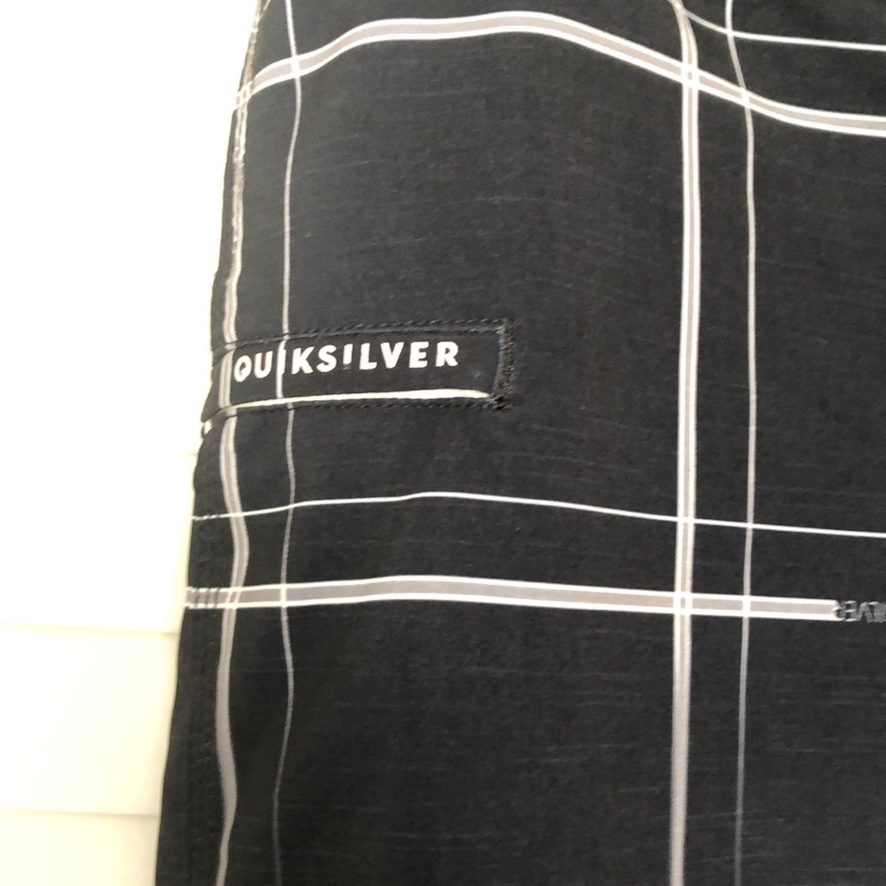 Quicksilver Board Shorts Swim Trunks  Men’s SZ M black White - Picture 4 of 6